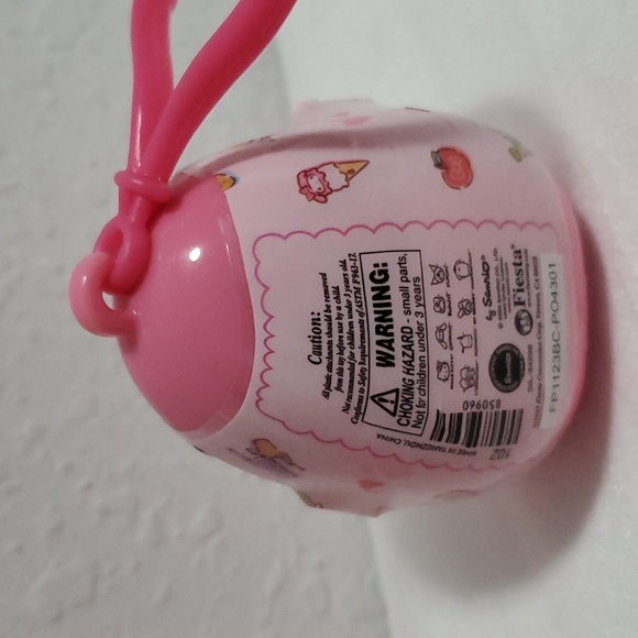 Hello Kitty Mystery Cutie Beans Series 3 - Picture 4 of 7